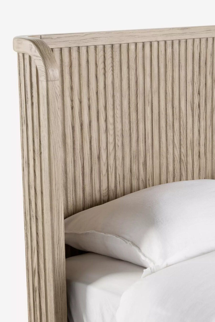 the isla fluted-wood bed