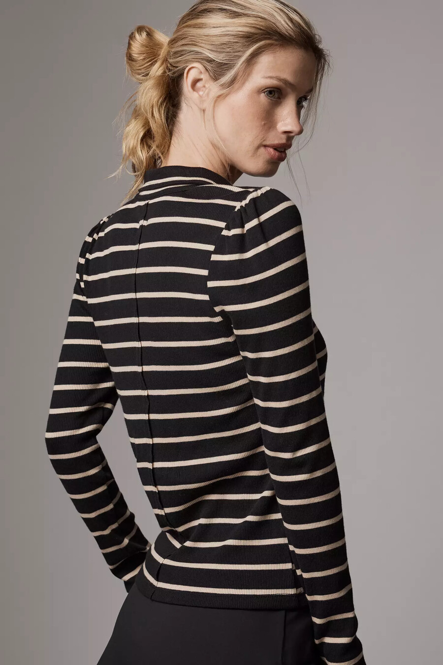 pilcro slim buttondown long-sleeve top