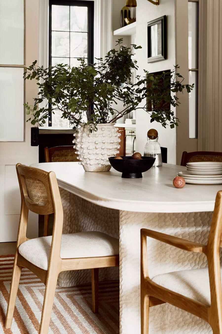 mari dining table