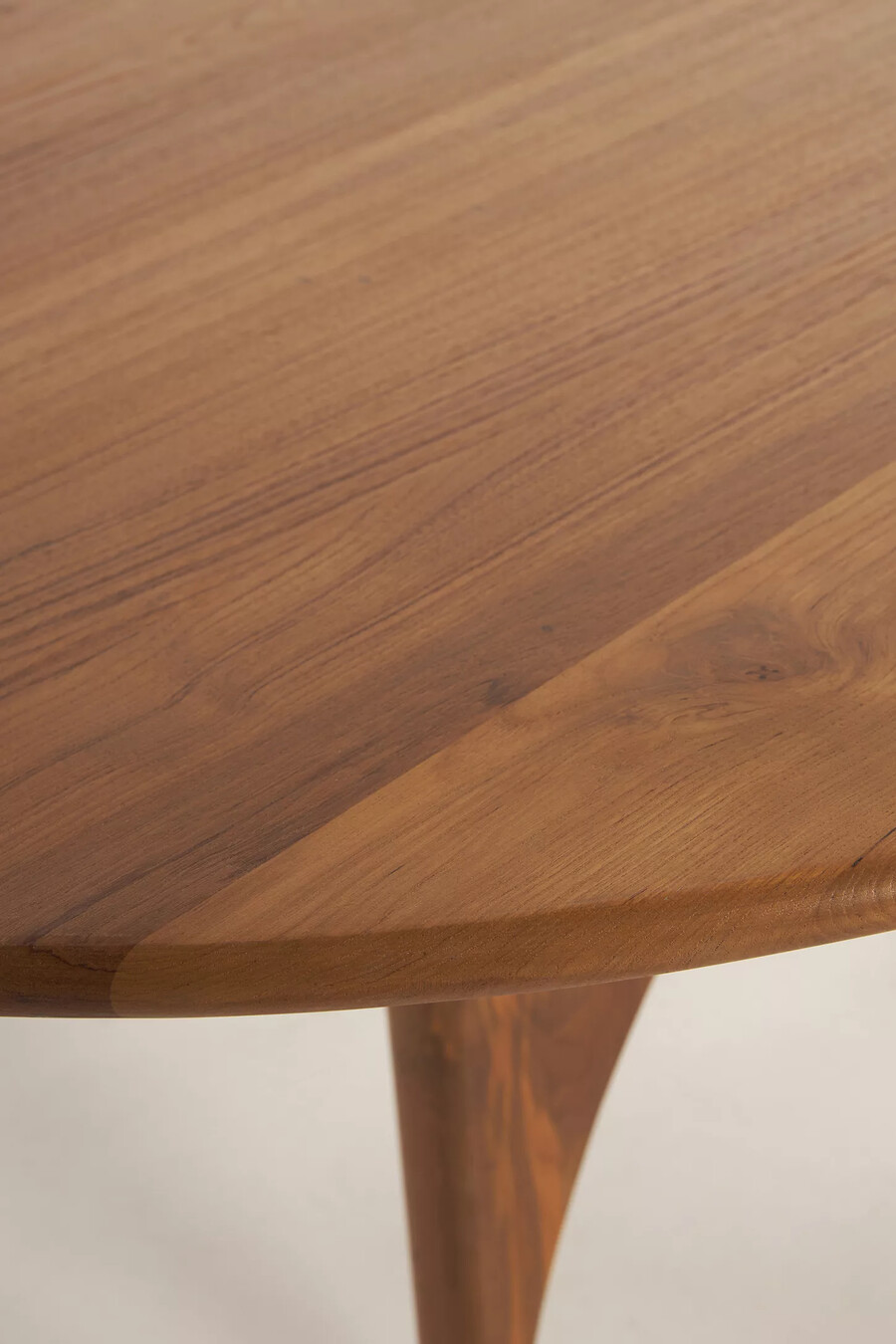amelia dining table
