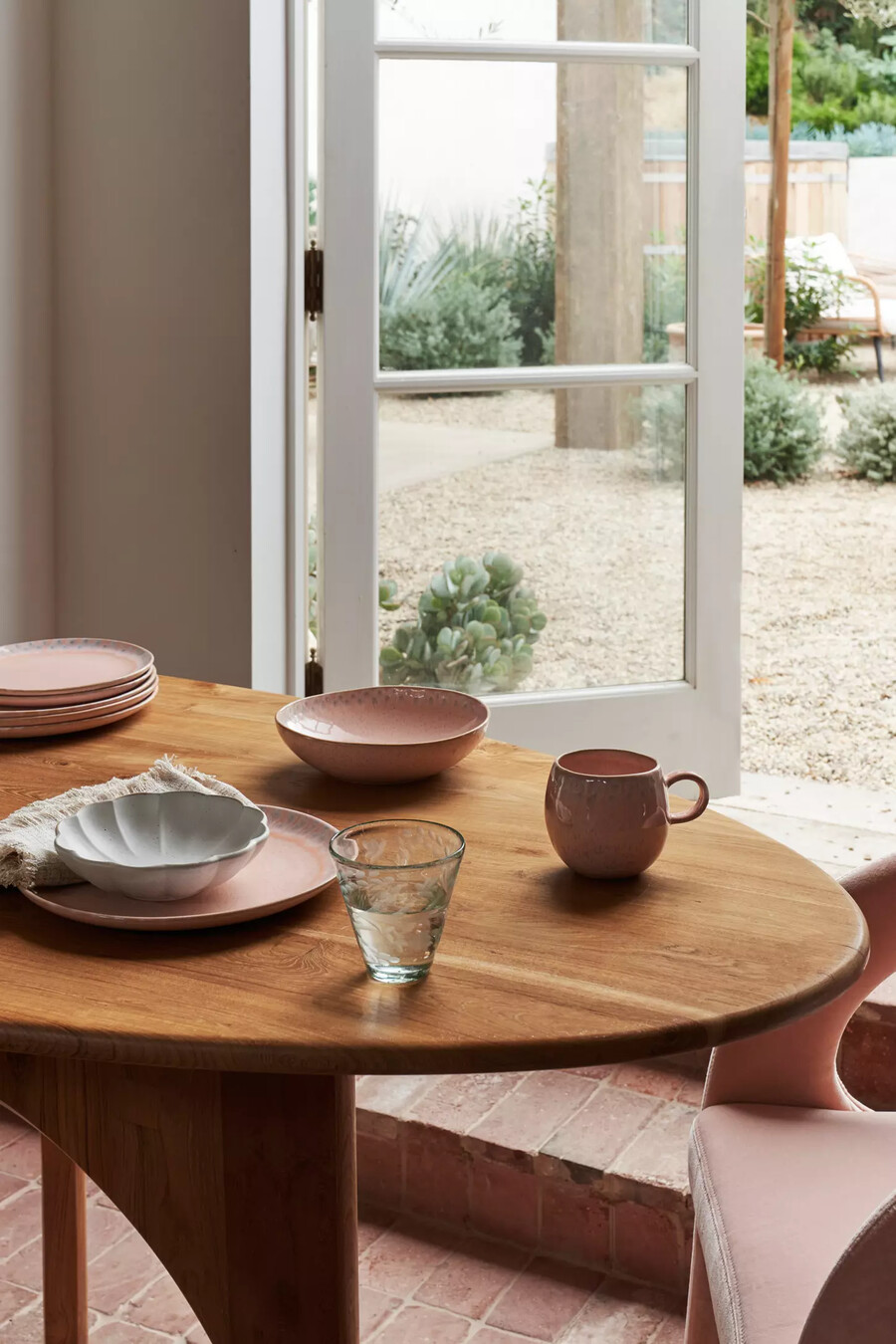amelia dining table