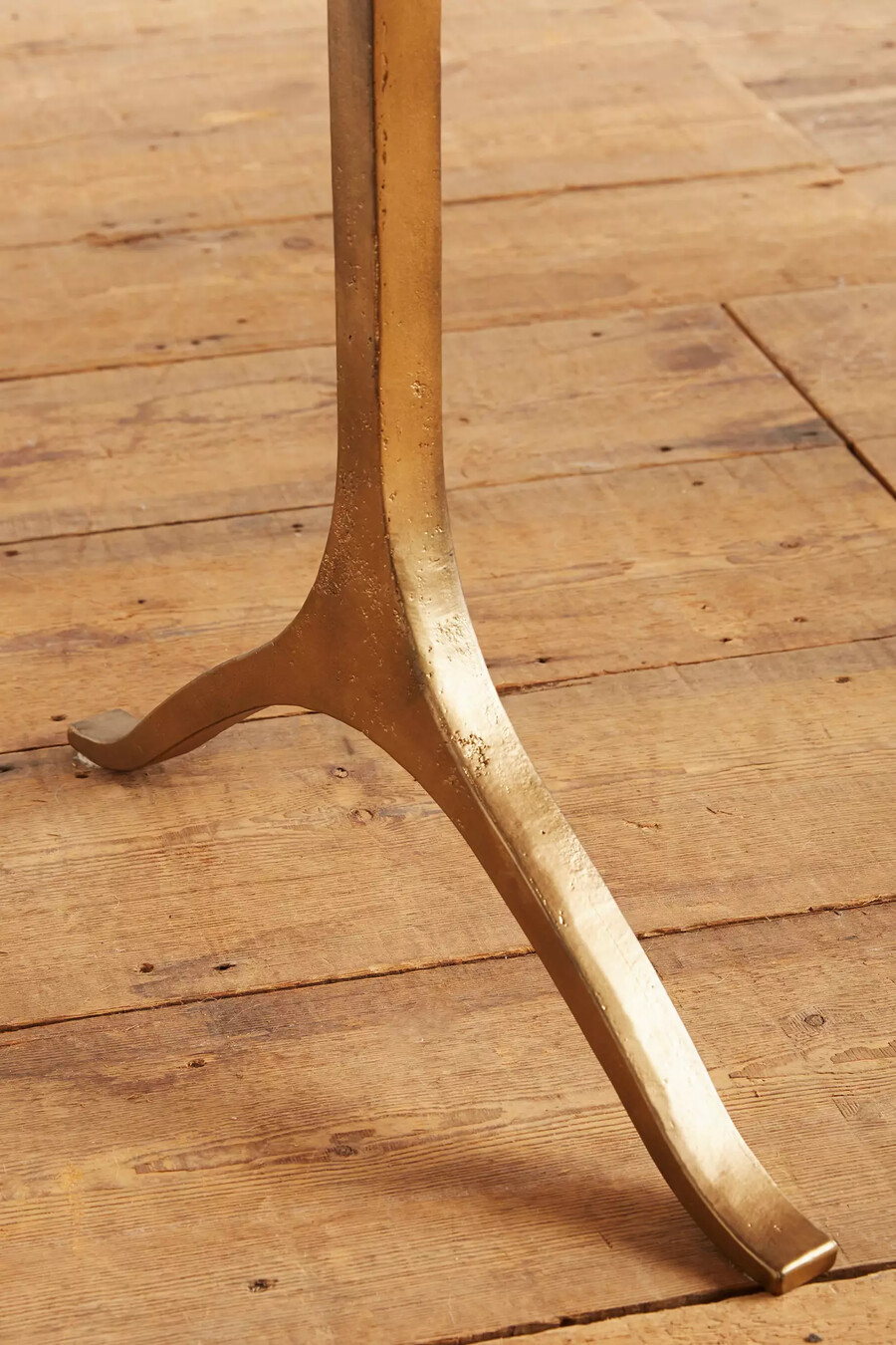 nemus dining table