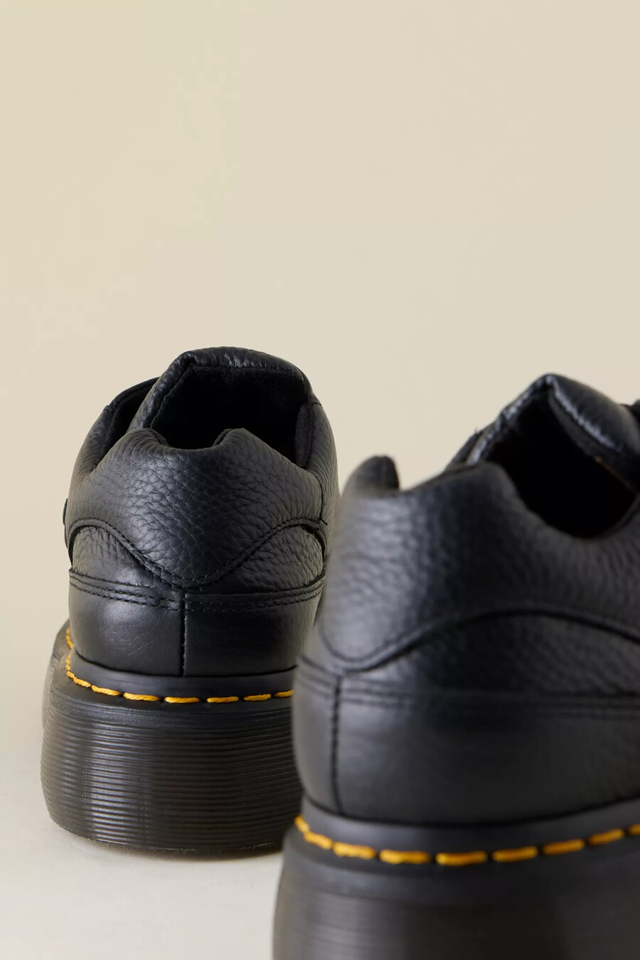 dr. martens buzz 5-eye shoes