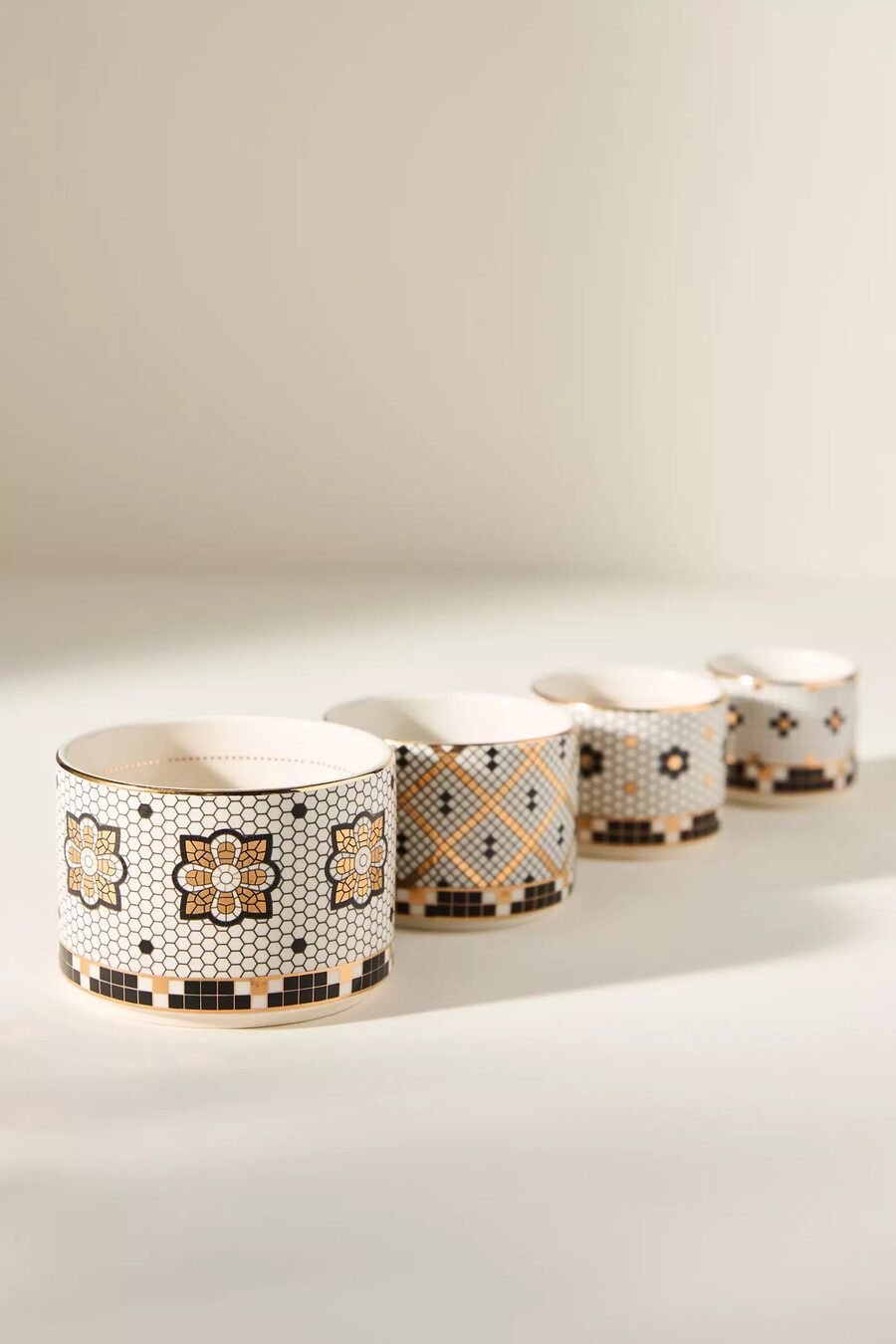 the bistro tile stoneware measuring cups set of 4