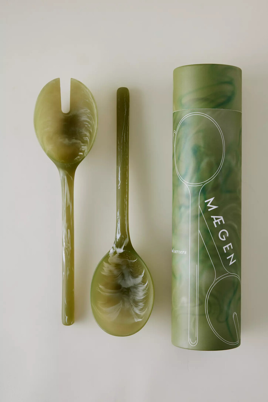 maegen resin salad servers