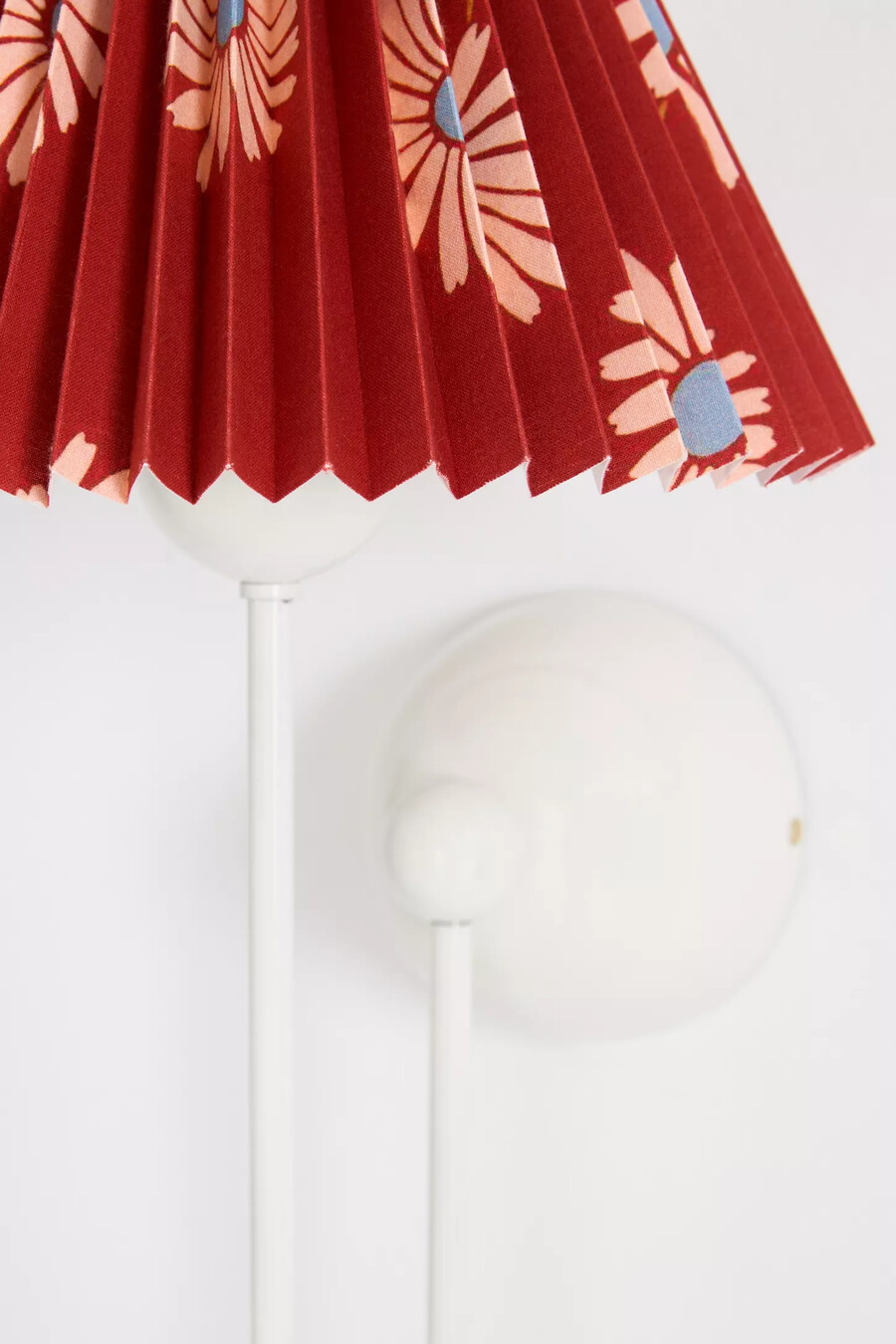 sommer shaded wall light