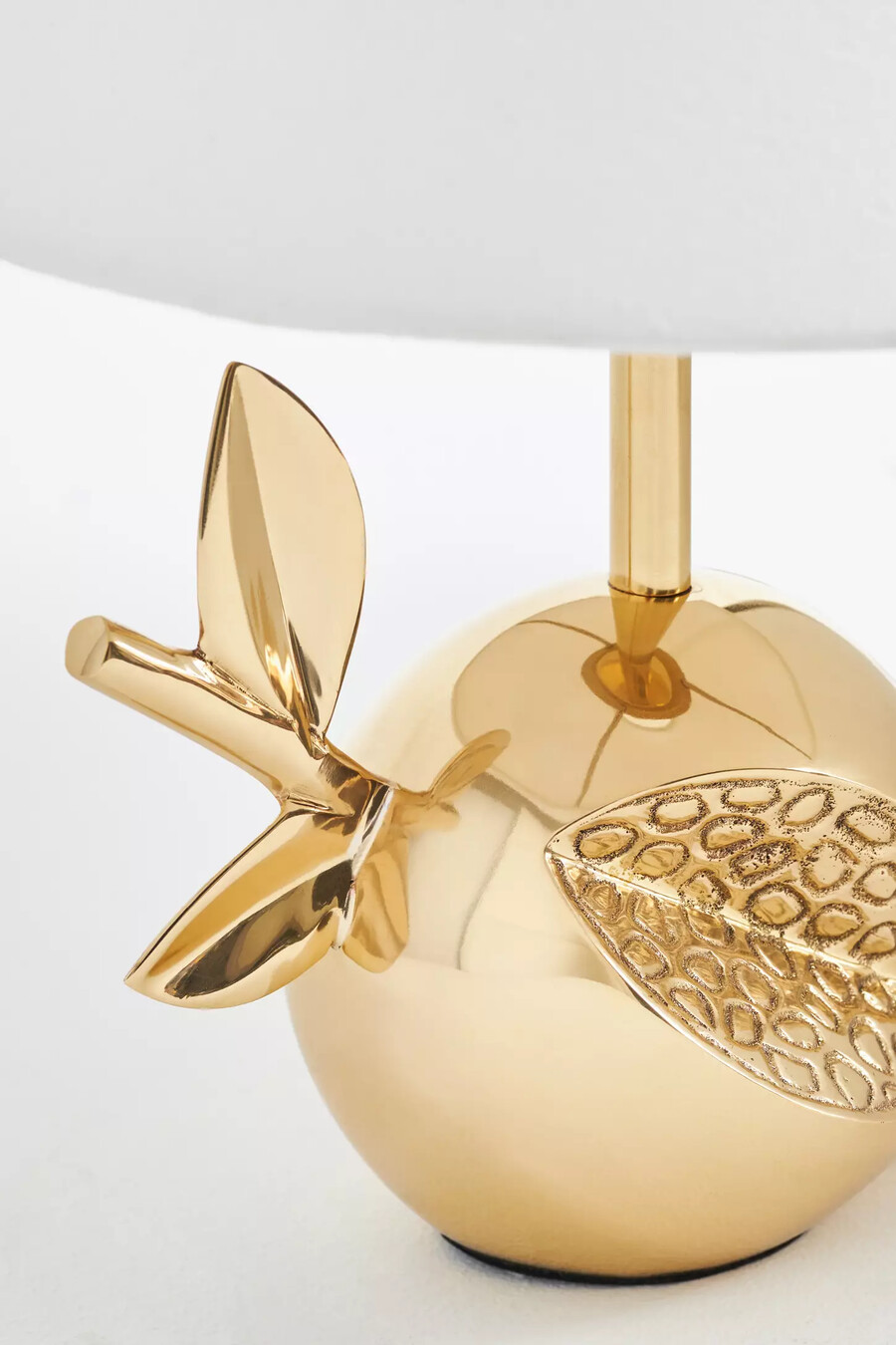 the icon table lamp pomegranate edition