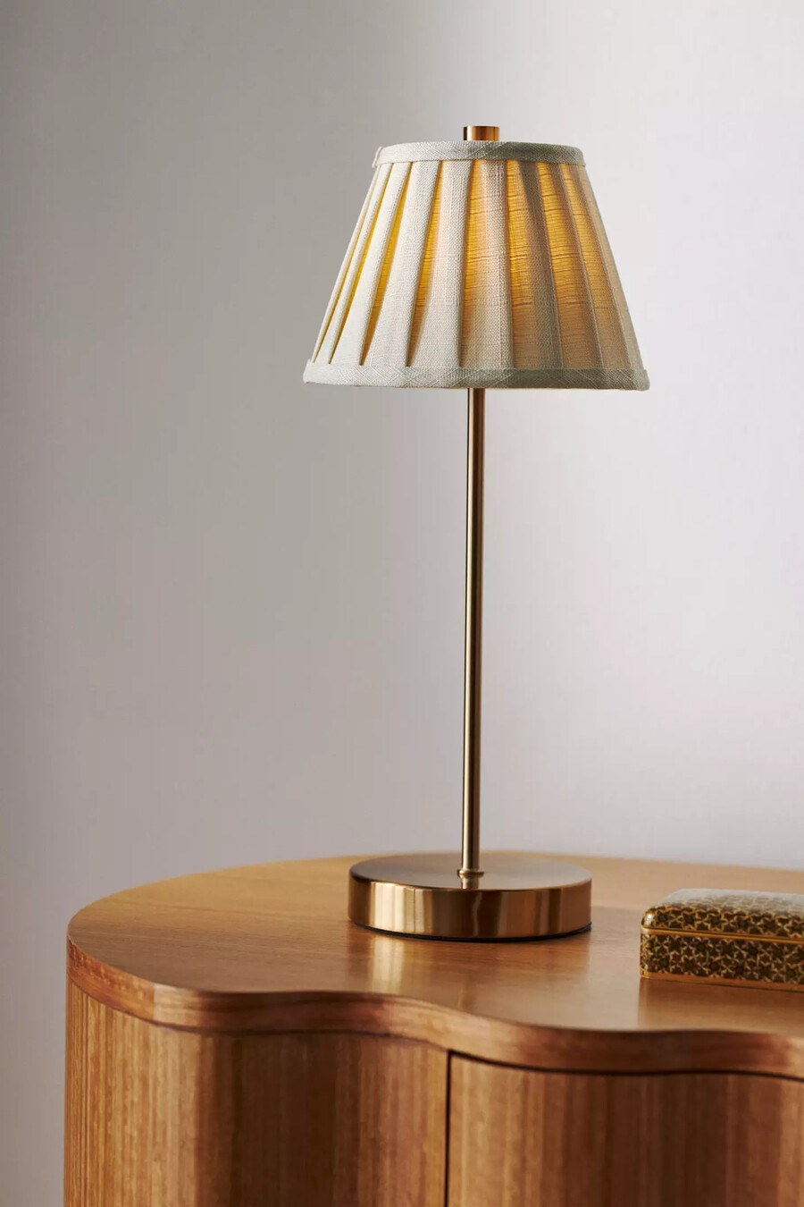 gold rechargeable table lamp