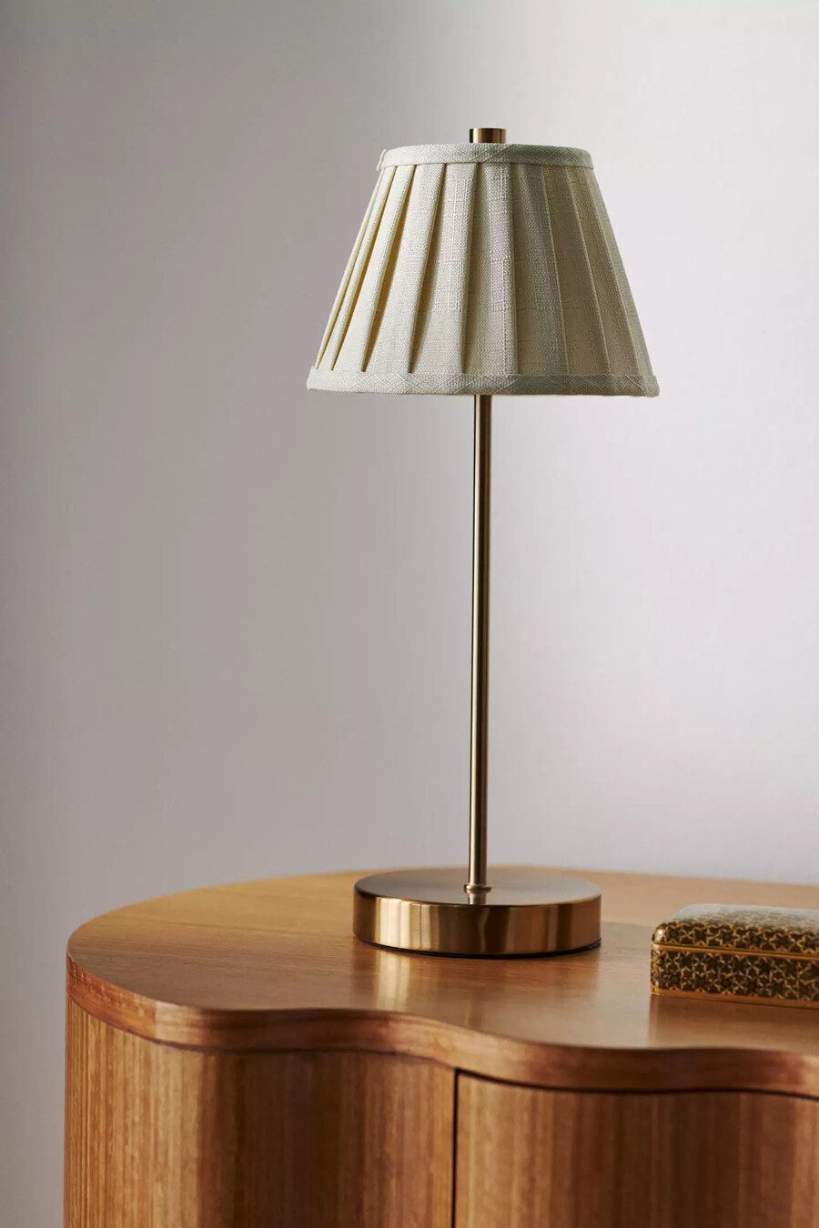 gold rechargeable table lamp