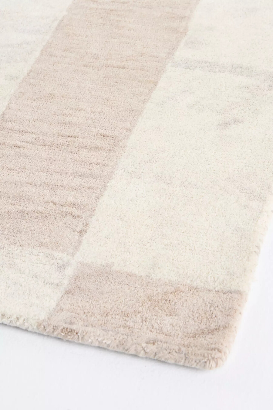 hand-tufted striped vivianna rug