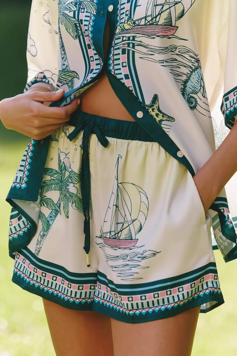 celandine casuarina shorts