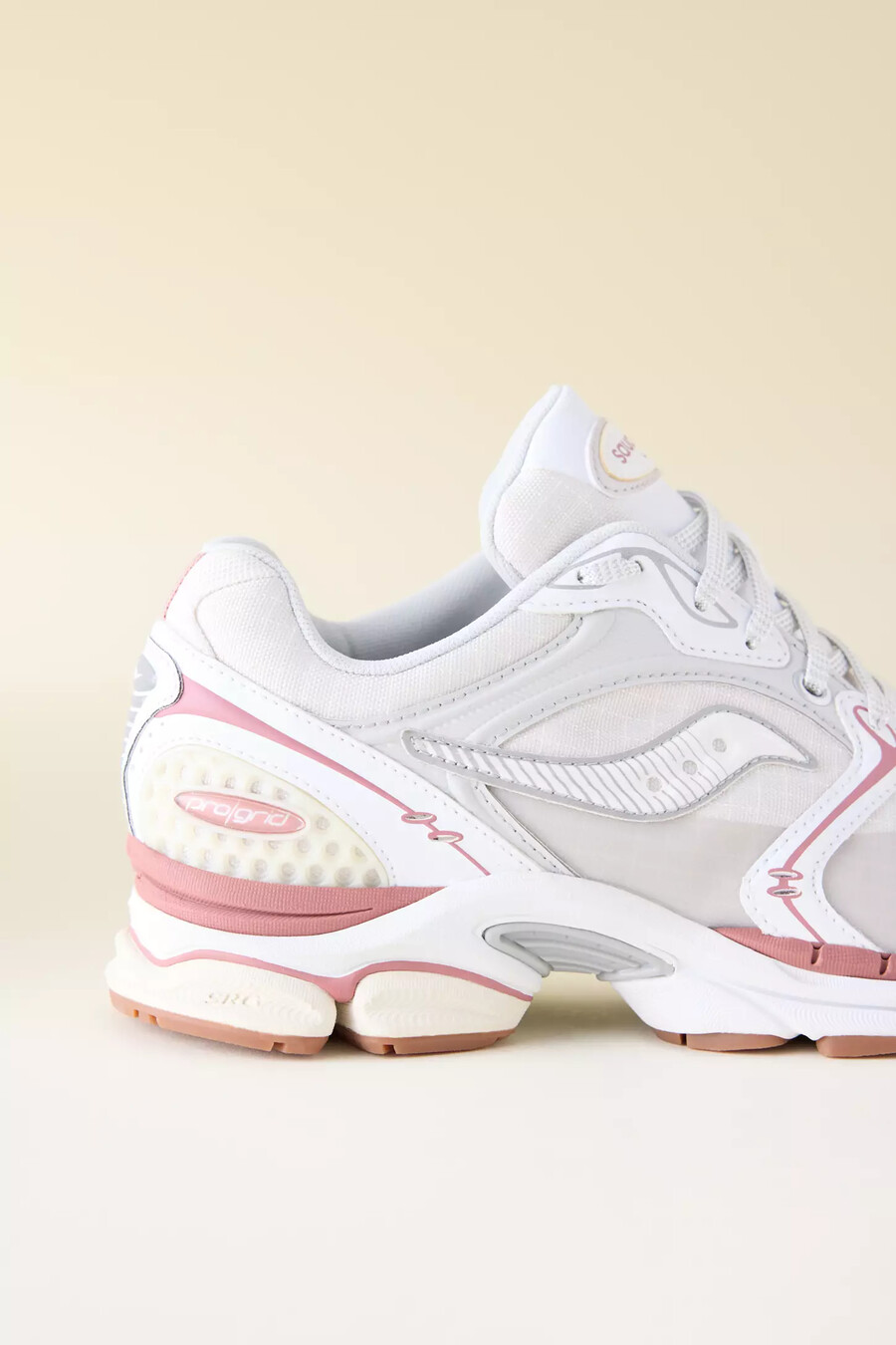 saucony progrid triumph 4 trainers