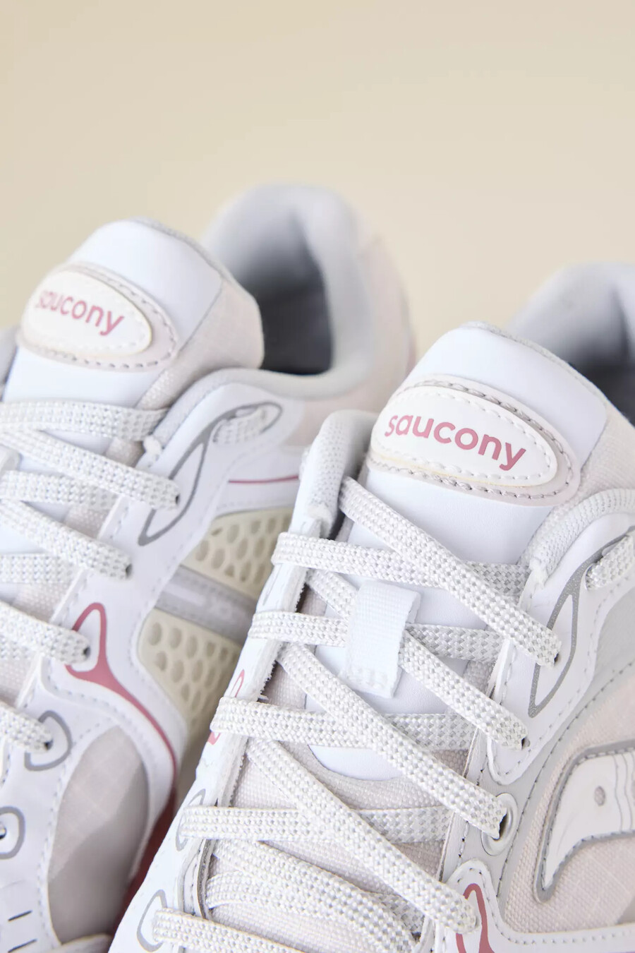 saucony progrid triumph 4 trainers