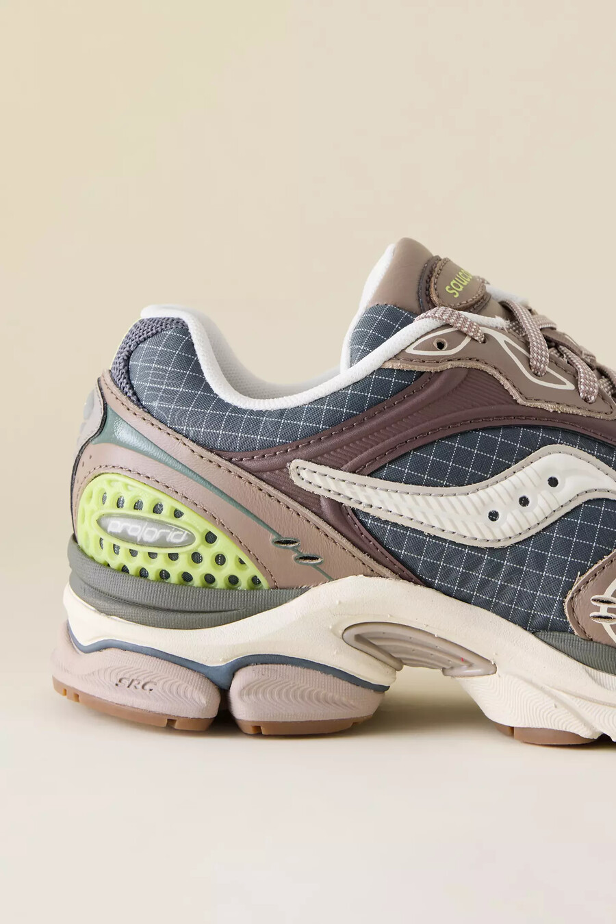 saucony progrid triumph 4 trainers