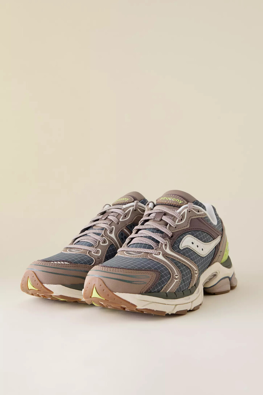 saucony progrid triumph 4 trainers