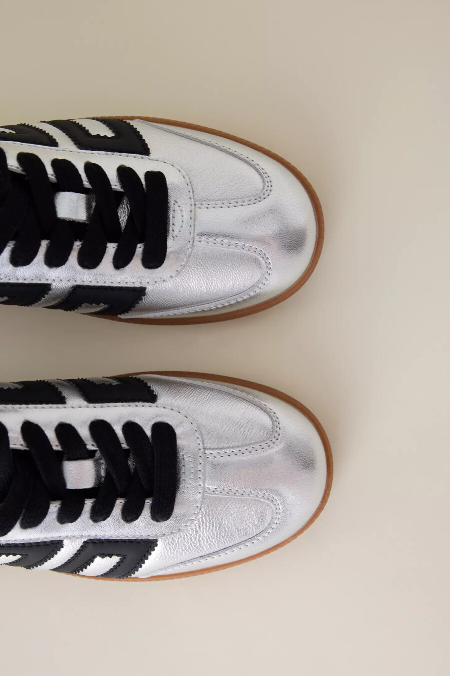 back 70 silver cloud trainers